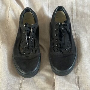 Sneakers that were hardly worn. Like new